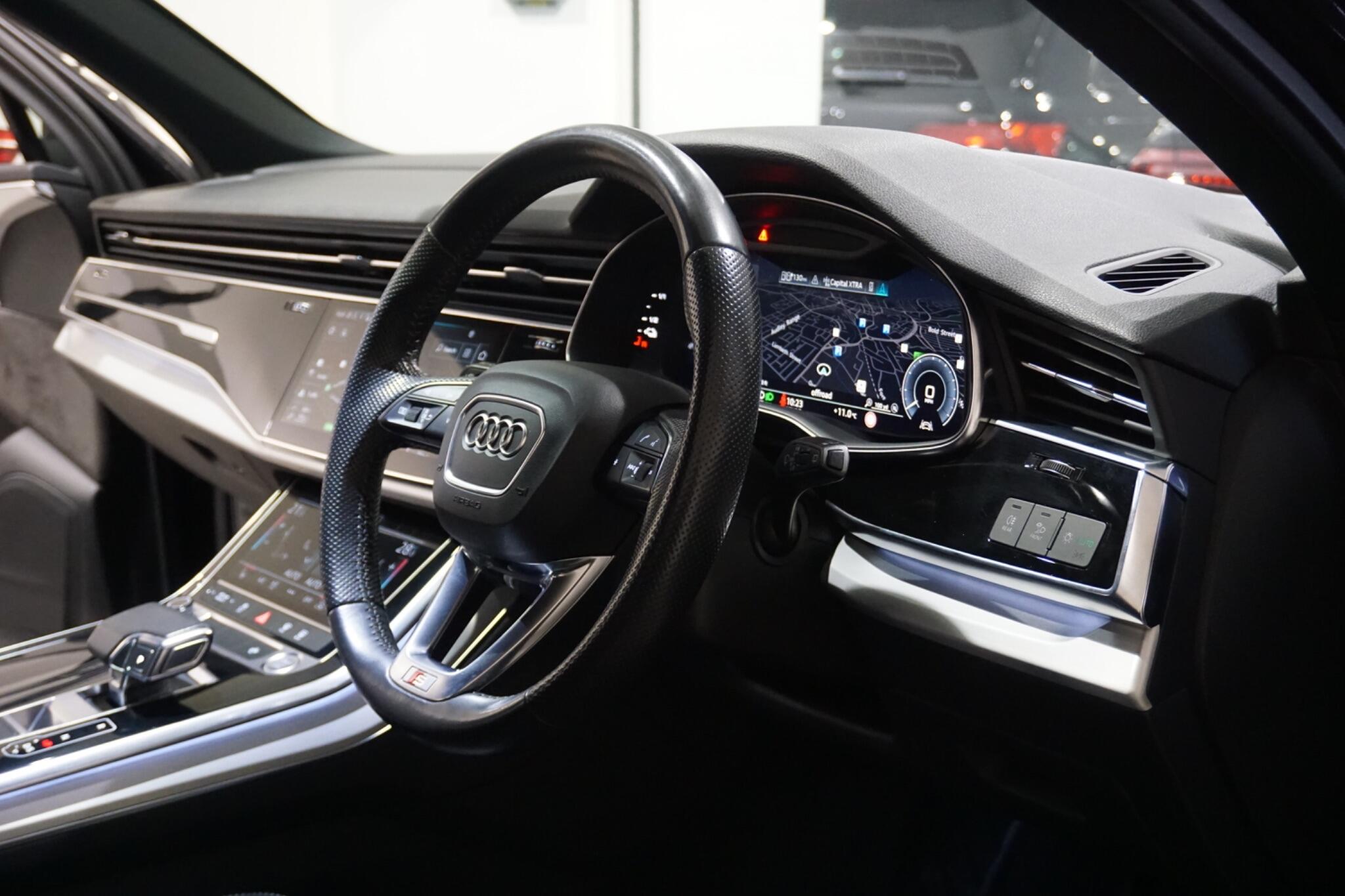 Audi Q7 3.0 TFSIe V6 55 S line SUV 5dr Petrol Plug-in Hybrid Tiptronic quattro Euro 6 (s/s) 17.9kWh (381 ps)